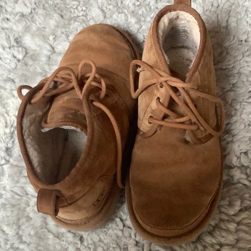 UGG LACEUP ANKLE BOOTS W7